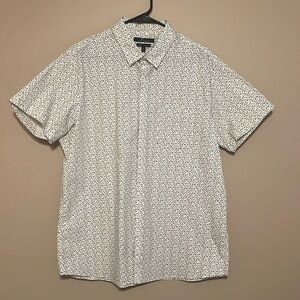 Men’s short sleeve dress shirt - like new - Slim Fit XL